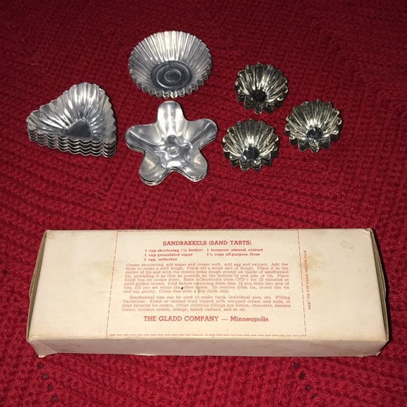 VINTAGE SANDBAKKEL SET PLUS EXTRAS - Picture 2 of 6